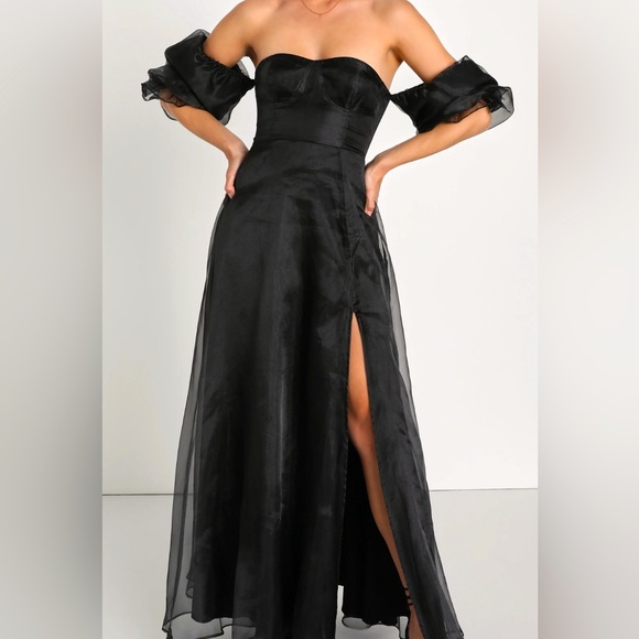 Off-Shoulder Maxi Dress - Picture 1 of 4